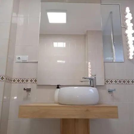 Alojaguay Rondilla *